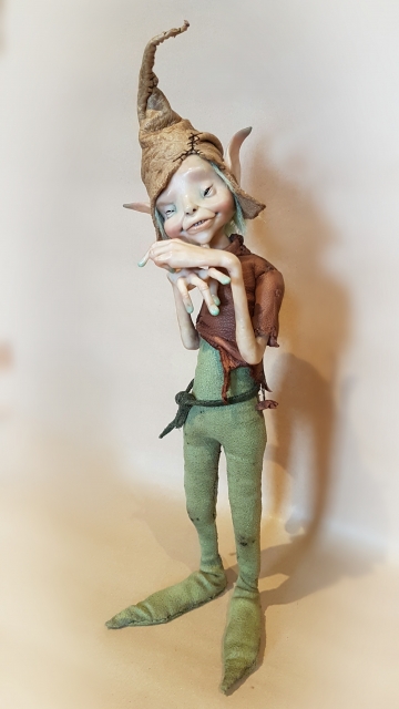 SOLD Green-Fingered Pixie 'Verdell'